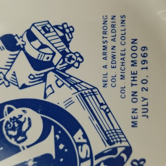 NASA Apollo 11 Men on the Moon Commemorative Salad Plate - Picture 10 of 16